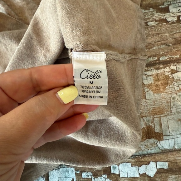 BNWT Bloomingdale's Cielo Tan Taupe Turtleneck Sweater Gold Button Details - Picture 4 of 8